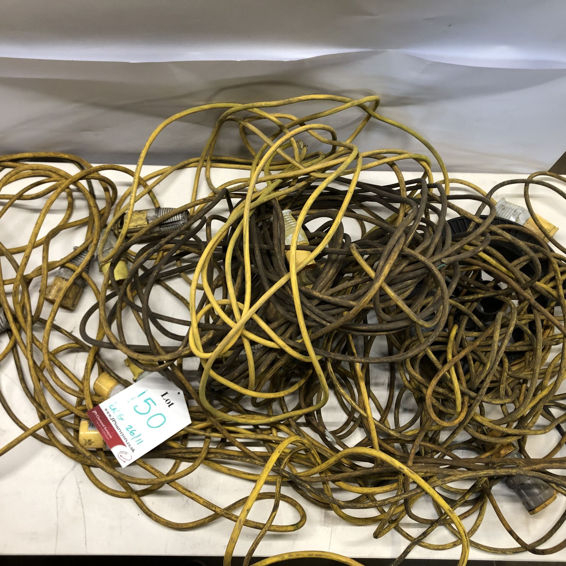 Quantity of 110v single phase extention cables