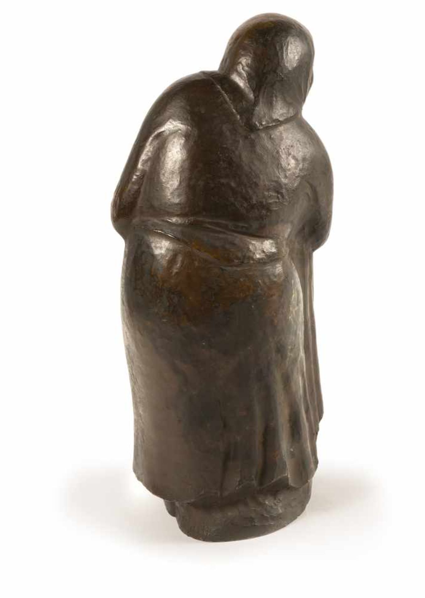 Ernst Barlach Die Kupplerin II Bronze mit dunkelbrauner Patina. (1920). Höhe ca. 46,5 cm. Ein - Image 4 of 6