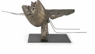 Bernhard Heiliger Mondvogel Bronze mit graubrauner Patina. (1964). Ca. 49 x 106 x 26 cm. Eines von