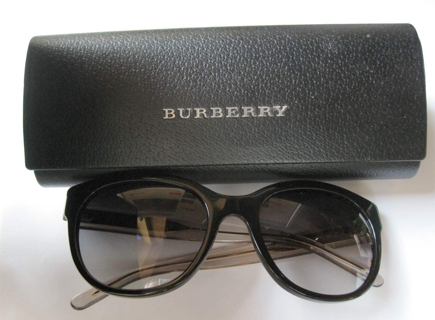 BURBERRY sunglasses for women, Black Reference 0BE4187 35078G gray lenses, Pantos [...]