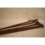 Set of walking sticks in rustic wood: 3 with ferrule end, 1 with rubber tip and [...]