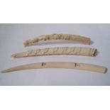 Pair of small carved tusks, 20-30 years, one with floral motifs (47 cm) and the other [...]