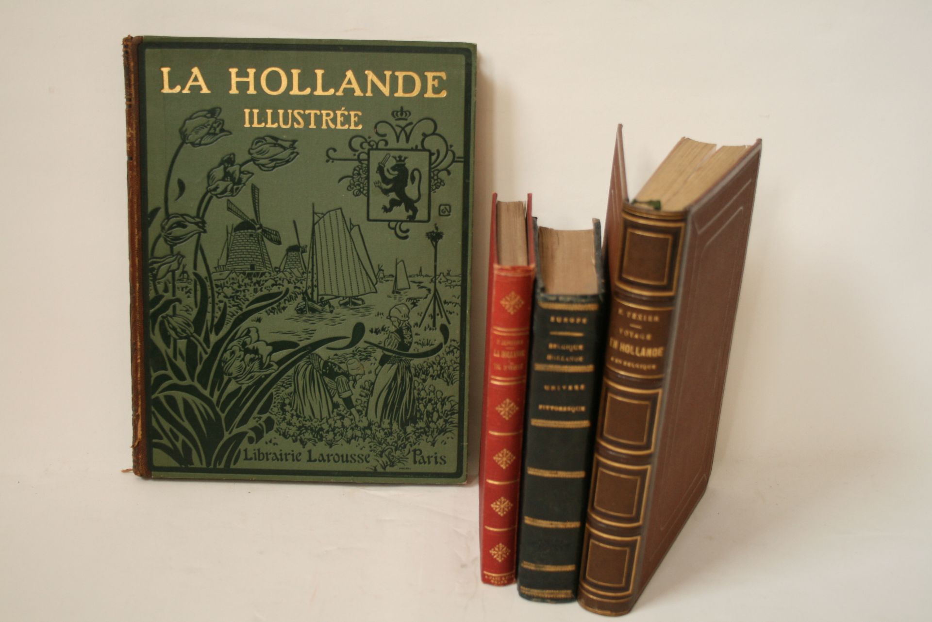 Ensemble de 4 livres sur la Belgique et la Hollande : 1. Dans la collection [...]