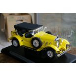 Mercedes 630K de 1927, Couleur jaune, support sans la boîte, capote défectueuse - [...]