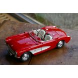 Chevrolet Corvette de 1952, Couleur rouge/blanc, ni support ni boîte - Marque BURAGO [...]