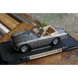 Aston Martin DB2-4 Mark III de 1958, Couleur gris, support sans la boîte - Marque [...]