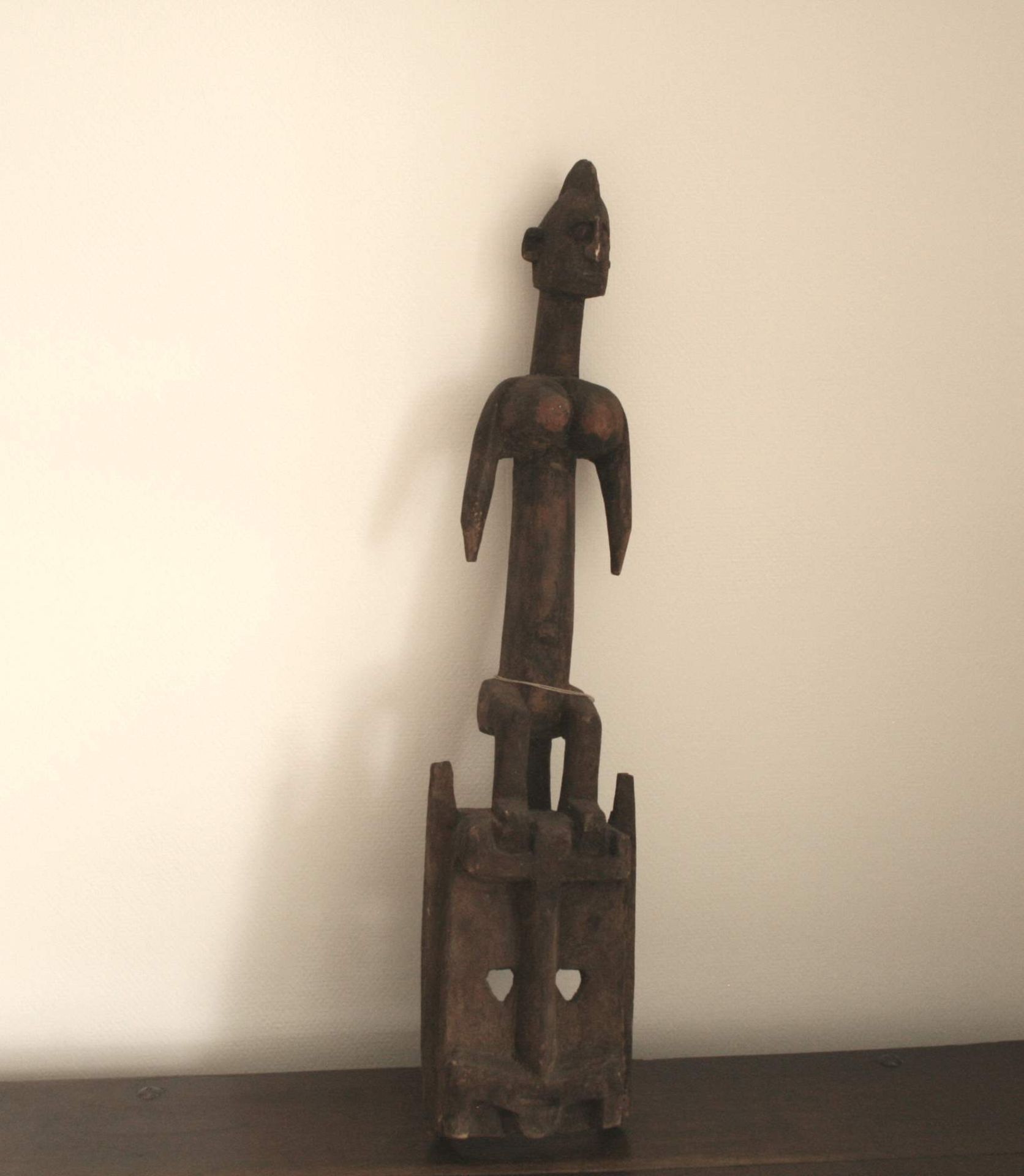 Statuette africaine - Hauteur : 100 cm - - African Statuette - Height: 100 cm - - [...]