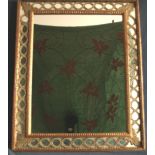 Miroir en bois doré et laque verte - Dimensions : 81 x 66 cm - - Mirror in gilded [...]