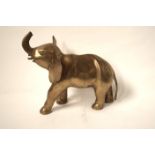 Eléphant en bronze doré - Hauteur : 27 cm, poids : 3kg250 - - Elephant gilded [...]