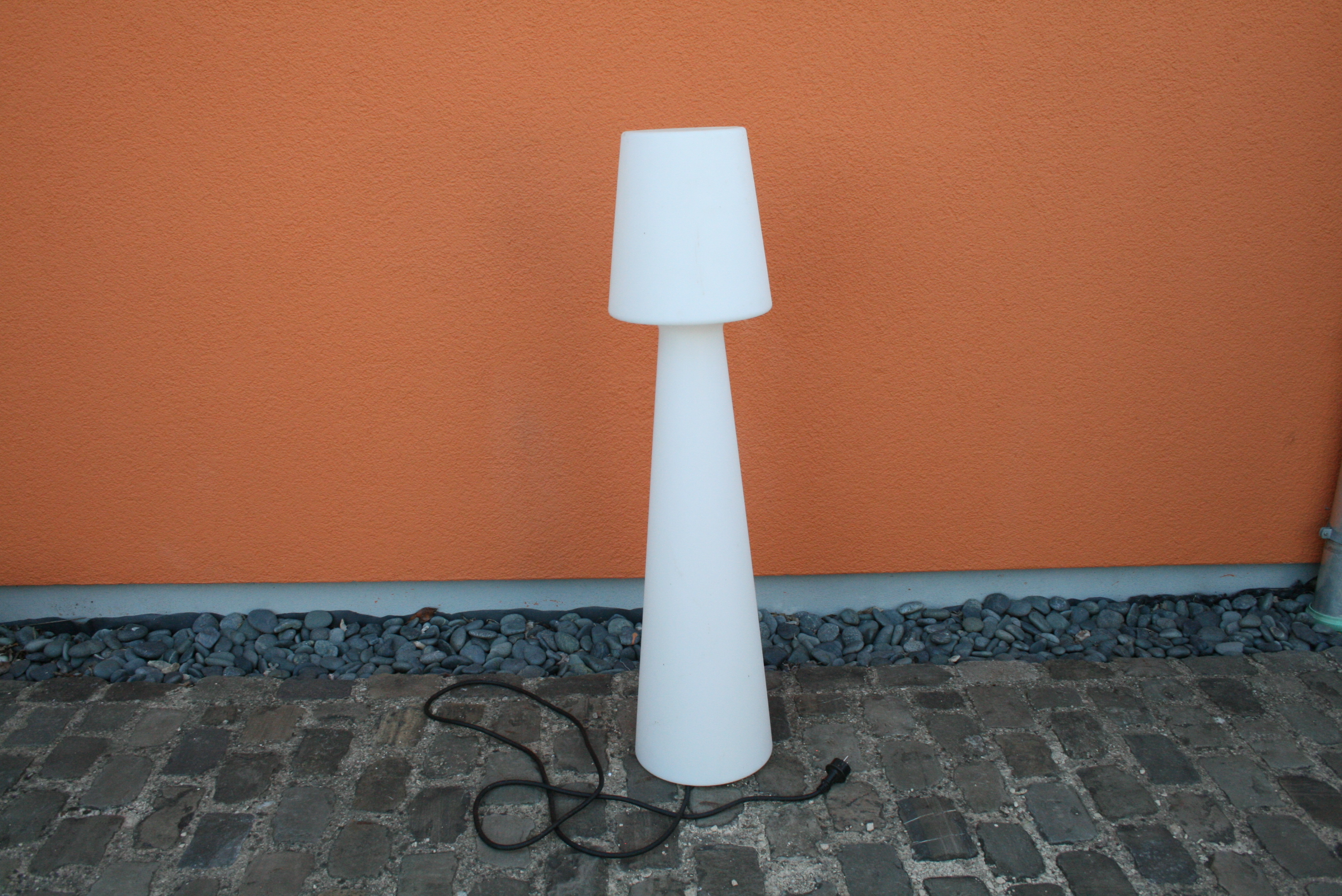 Une grande lampe de la marque NEW GARDEN - Hauteur : 110 cm - - A big lamp of the [...]