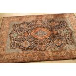 Tapis en soie - Dimension : 121 x 180 cm - - Silk carpet - Size: 121 x 180 cm - - [...]