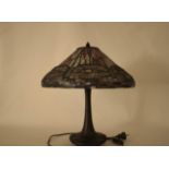 Lampe TIFFANY aux libellules - Hauteur : 45 cm - - TIFFANY lamp with dragonflies - [...]