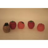 5 fruits avec couvercle en Céramique EUROTREND.DK : 2 oranges, 1 ananas, 2 fraises - [...]