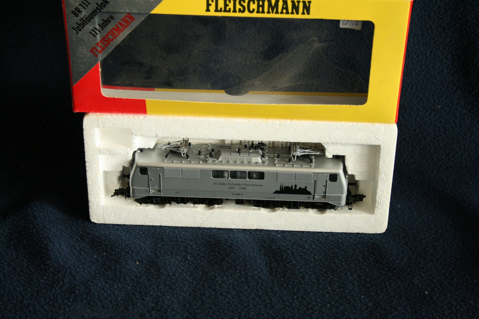 FLEISCHMANN HO - 98 4347 - 111 Jahre Gebrüder Fleischmann 1887-1998, 111 666-4 , [...]