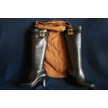 Paire de bottes cavalières GUCCI, housse d'origine, taille 36,5 - Pair of boots [...]