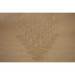 Ensemble de 24 coupes à Champagne en cristal (18 cm) - Set of 24 Crystal Champagne [...]