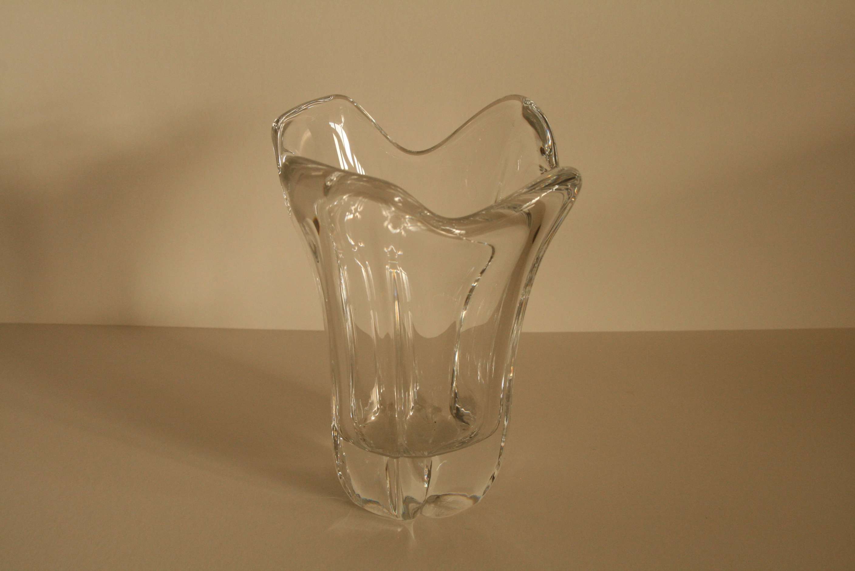 Vase à 4 branches en cristal DAUM - Largeur : 15 cm, Hauteur : 17,5 cm - 4-branch [...]