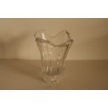 Vase à 4 branches en cristal DAUM - Largeur : 15 cm, Hauteur : 17,5 cm - 4-branch [...]