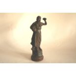 Sculpture en régule figurant une fermière avec son panier, deuxième partie du XIXe [...]