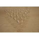 Ensemble de 24 verres à vin en cristal (16,5 cm) - Set of 24 crystal wine glasses [...]