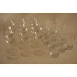 Ensemble de 12 verres à vin en cristal (20 cm) et 12 verres à eau (11,5 cm) - Set [...]