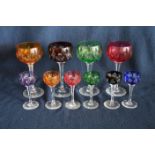 Ensemble de 10 verres en cristal taillé coloré, 4 grands (18,5 cm) et 6 petits [...]
