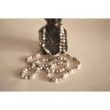 Collier de perles de culture (8 mm) à 2 rangs - Poids : 120,4 g - Necklace of [...]