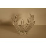 Vide-poche en forme de corolle en cristal DAUM - Largeur : 15,5 cm, Hauteur : 14 cm - [...]