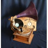 Phonographe COLUMBIA, Made in England, référence #230, Numéro 14 avec son pavillon [...]