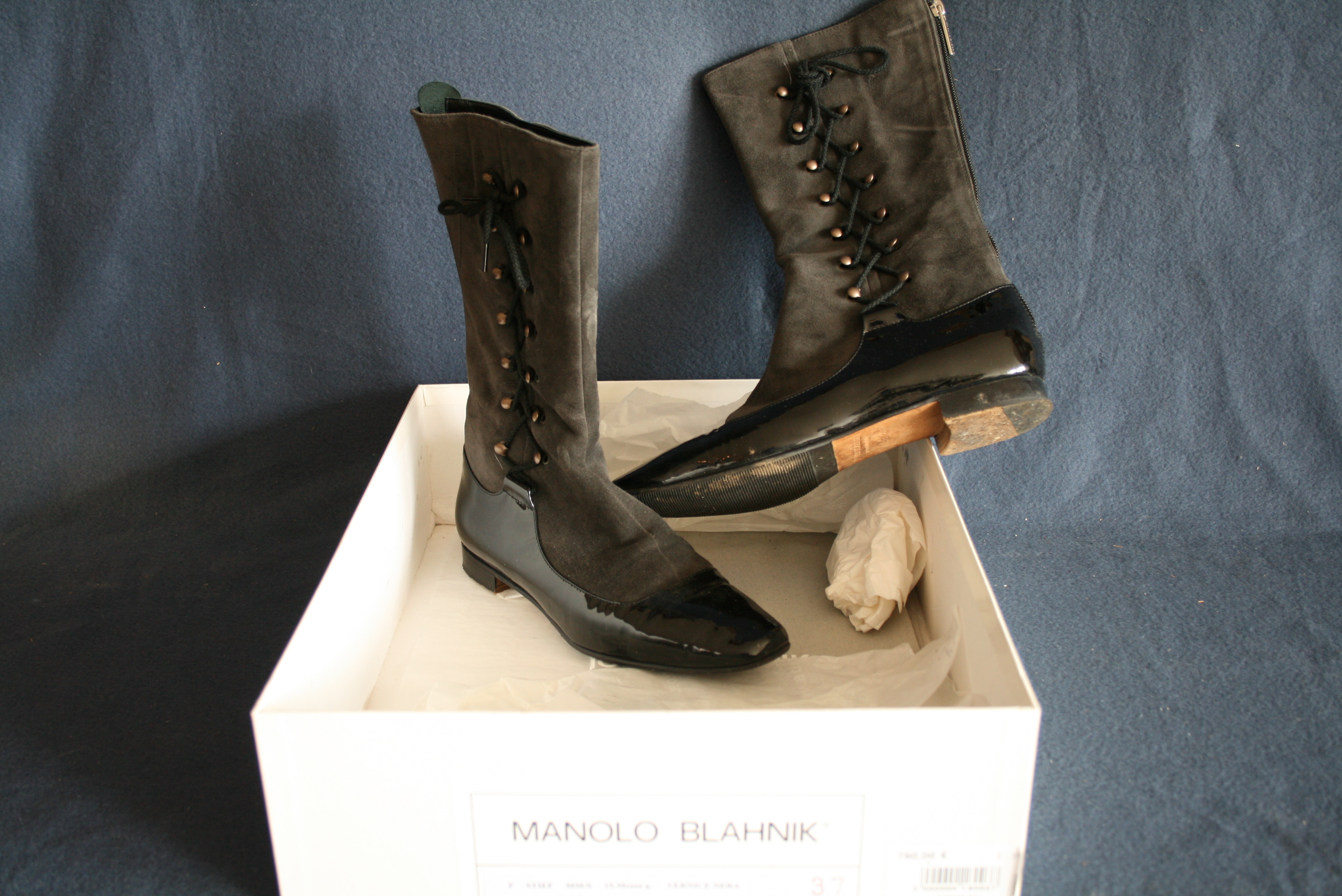 Paire de bottines MANOLO BLAHNIK, Vernice Nera, Pointure 36, quasi neuve - Pair of [...] - Image 2 of 2