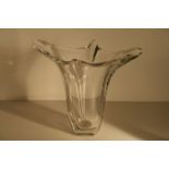 Vase en cristal VAL SAINT LAMBERT - Hauteur : 18 cm, diamètre : 20 cm - VAL SAINT [...]