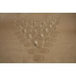 Ensemble de 24 verres à vin en cristal (17,5 cm) - Set of 24 crystal wine glasses [...]