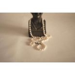 Collier de perles de culture (6 mm), monture en argent 750 - Poids : 33,6 g - [...]
