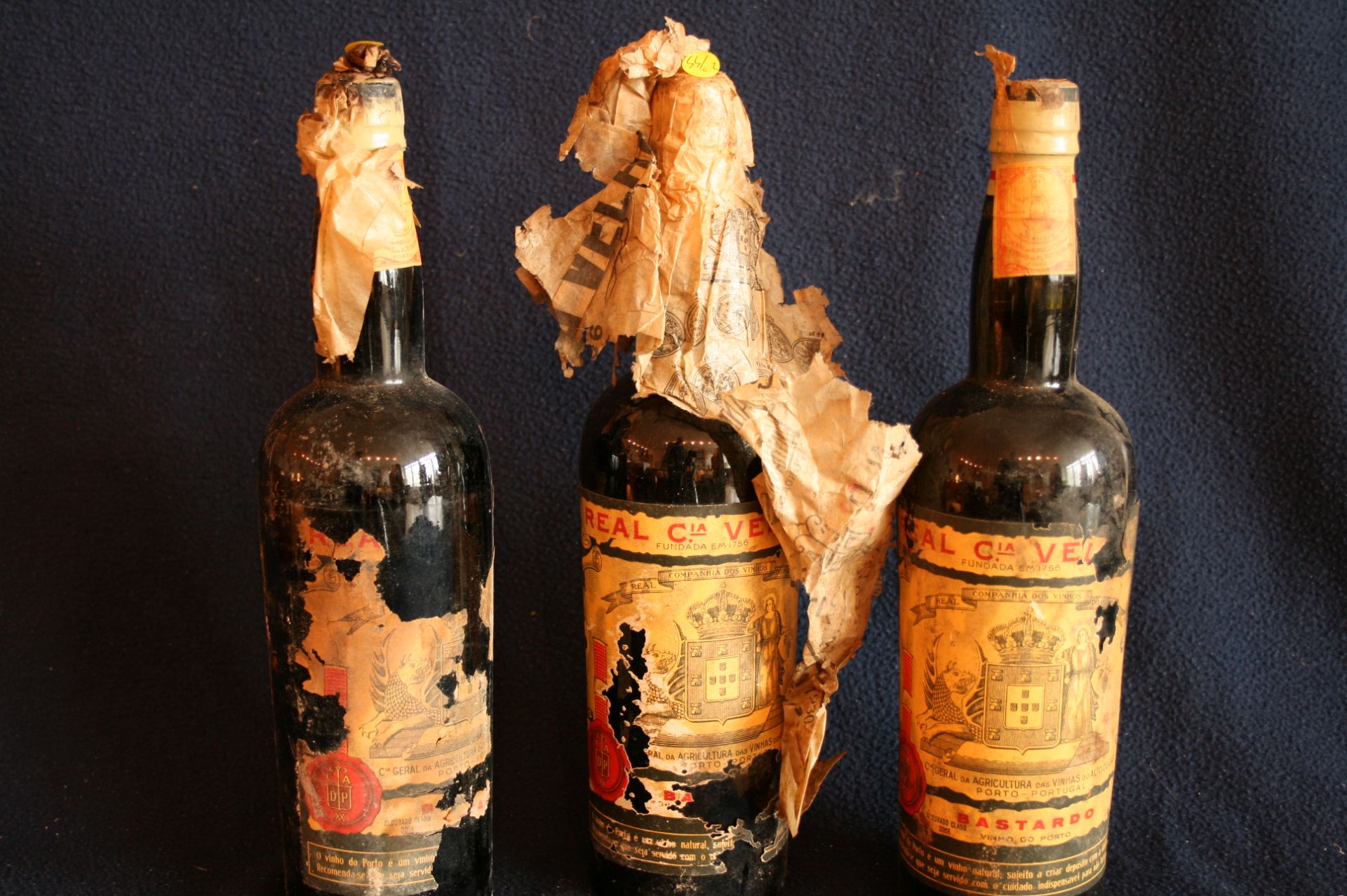 3 bouteilles de Colheita Port Real Companhia Velha "BASTARDO" Vinho do Porto, années [...]