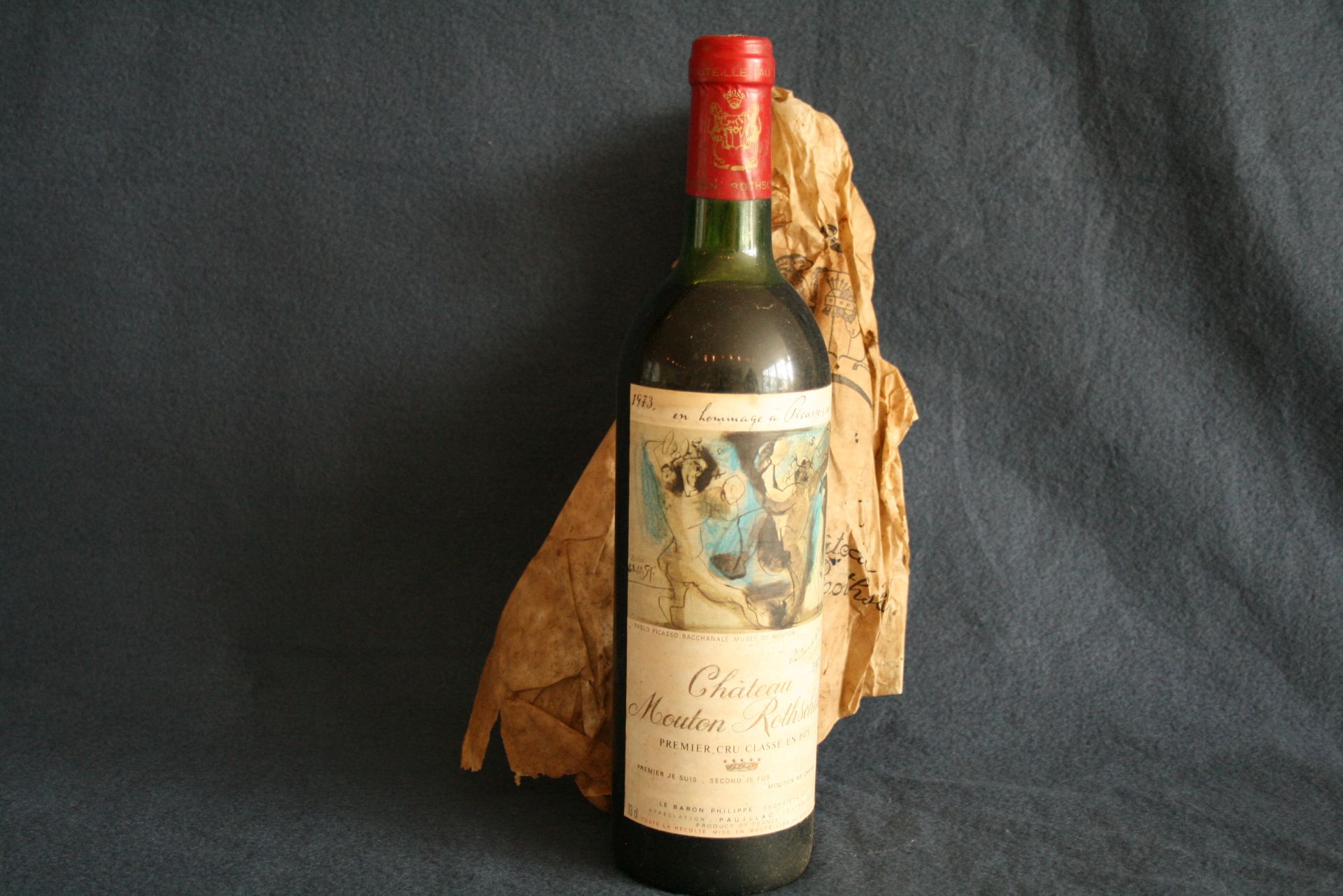 Château MOUTON ROTHSCHILDd 1973, étiquette de Picasso, bon niveau, présence d'une [...]