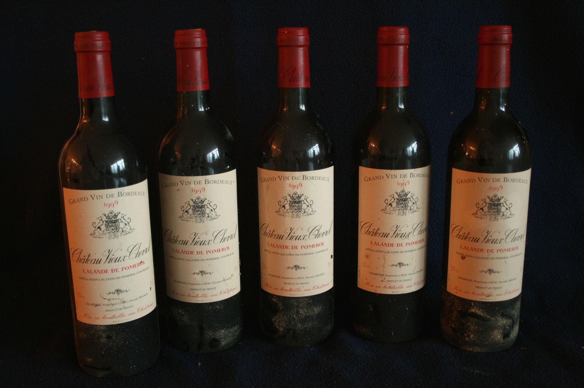 5 bouteilles de BORDEAUX, LALANDE DE POMEROL, Château VIEUX CHEVROL, rouge, 1999 - 5 [...]