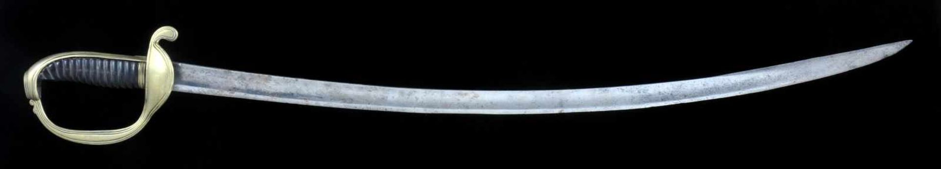 AN ITALIAN M1819 “CACIATORRI” SABRE WITH ENGRAVED SAVOY EAGLE. Origin: probably France, early 19th - Bild 3 aus 10