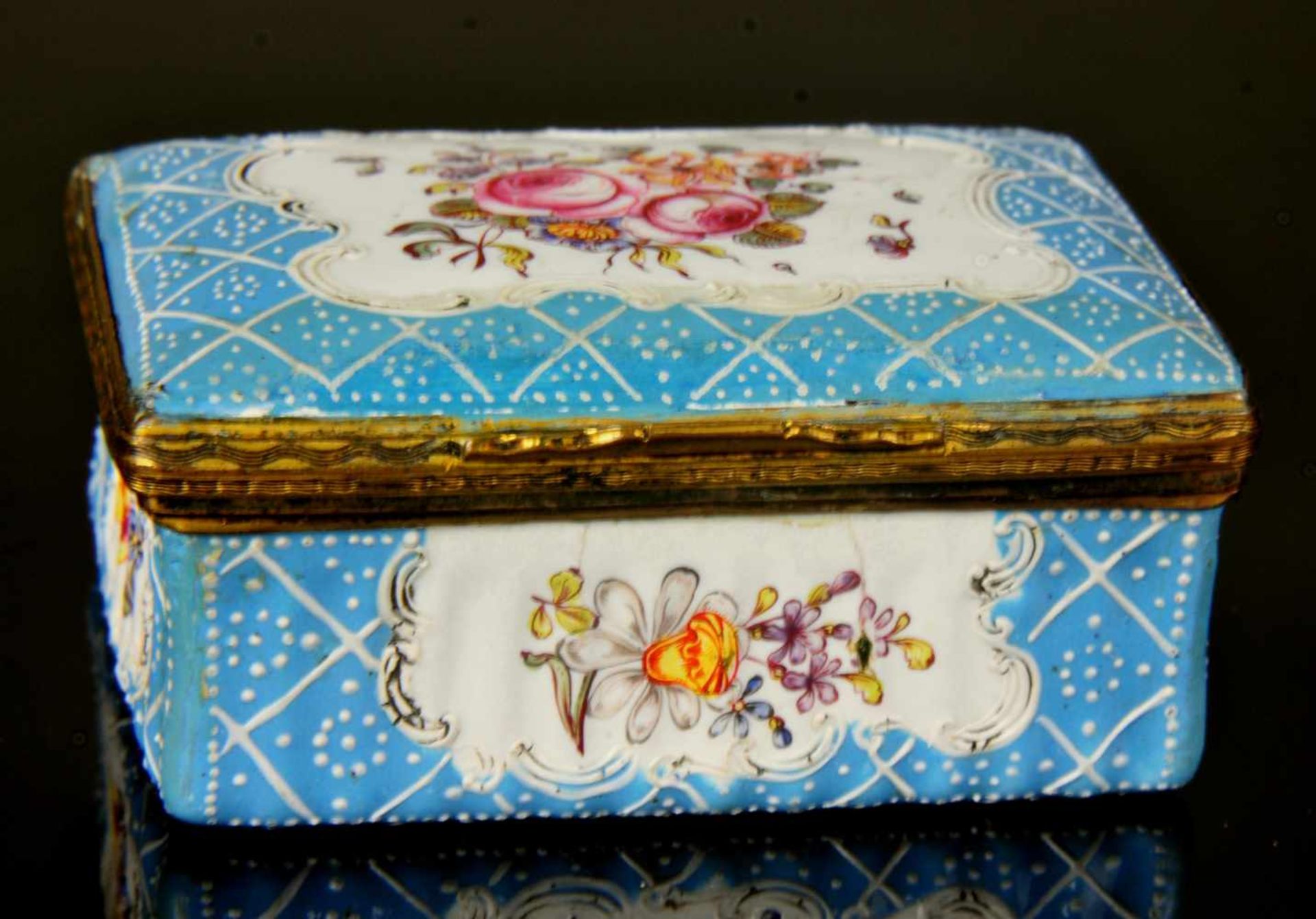 GERMANY, SMALL MID-18TH CENTURY ENAMEL SNUFF BOX WITH GILT BRONZE MOUNTS, HAND PAINTED DECORATION.