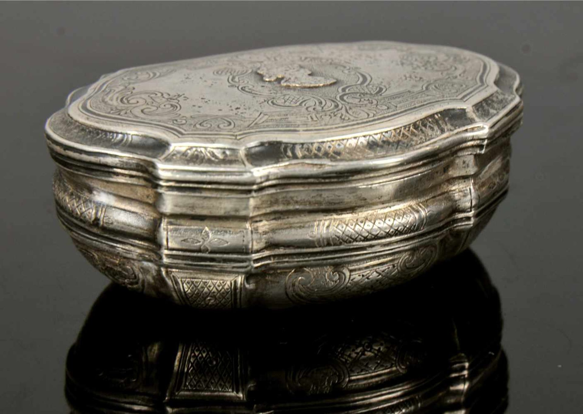 GERMAN SILVER SNUFF BOX, GERMANY / POLAND, BRESLAU / WROCŁAW, 18TH CENTURY.Origin: Germany / Poland, - Bild 10 aus 13