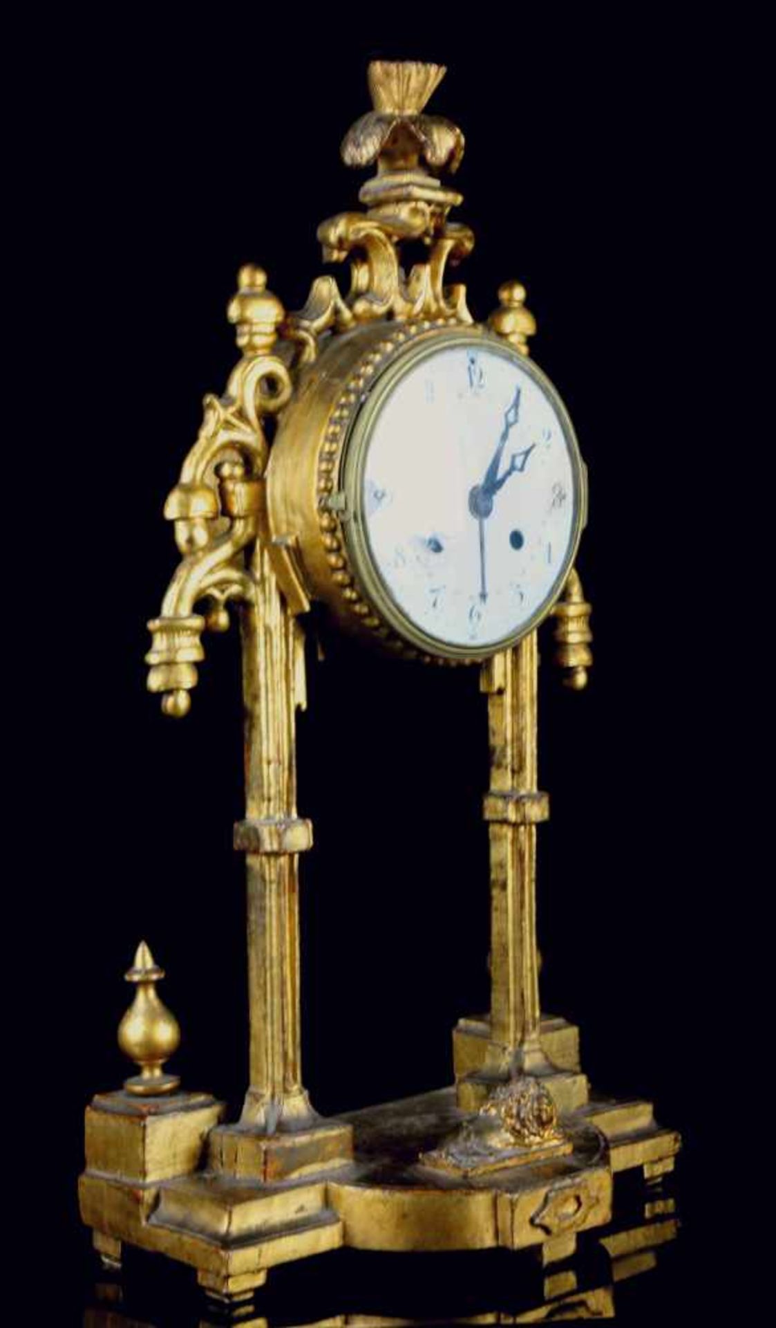 AN AUSTRIAN NEOCLASSICAL PORTAL CLOCK WITH CALENDAR, GILT WOOD. AUSTRIA, LOUIS XVI PERIOD, 1787. - Bild 4 aus 11