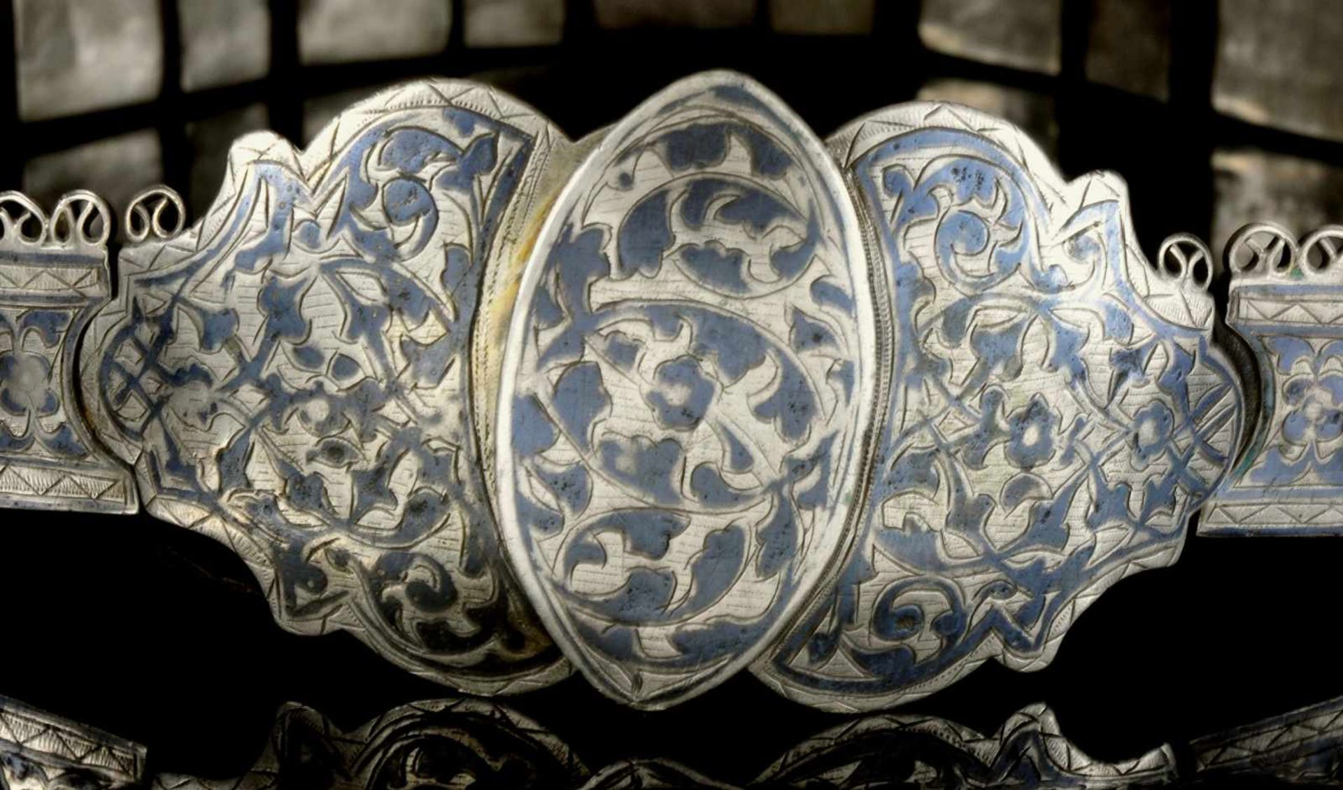 A CAUCASIAN SILVER NIELLO BELT, IMPERIAL RUSSIA, CAUCASUS, 19TH C.Good quality, Russian Imperial - Bild 2 aus 6