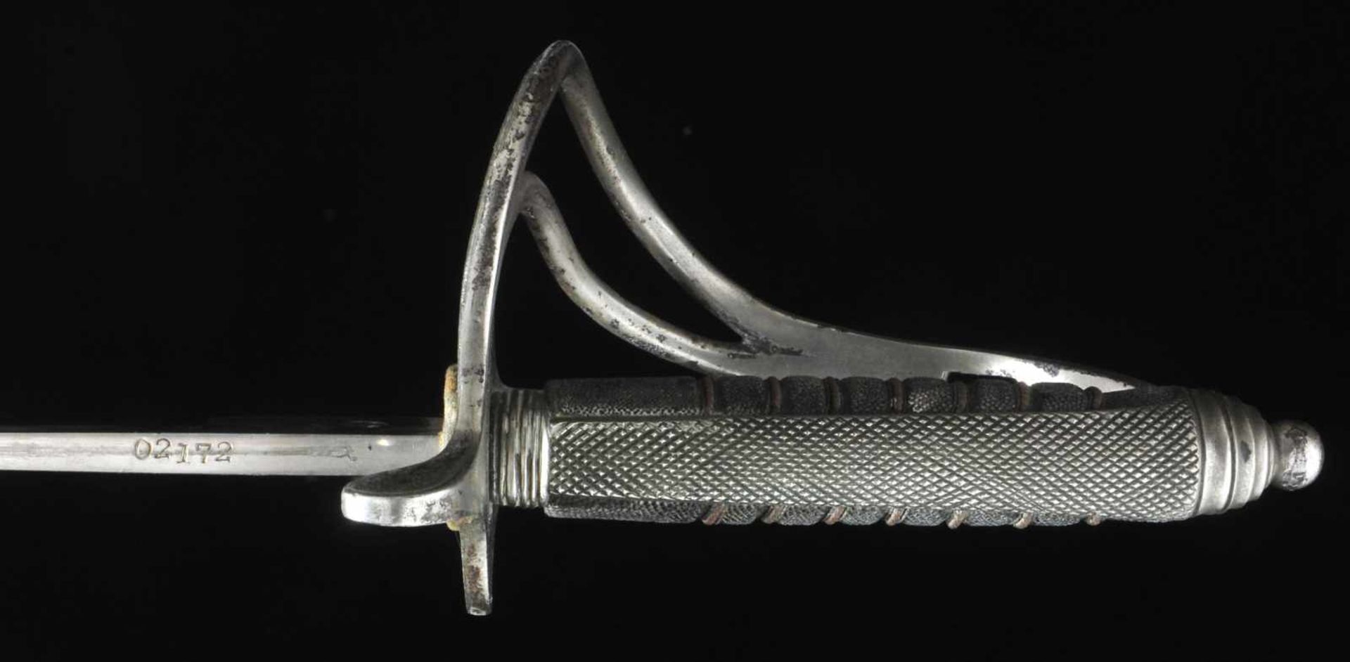 A BRITISH ROYAL ARTILLERY OFFICER’S SWORD WITH ETCHED BLADE, RETAILED BY ARMY & NAVY COOPERATIVE - Bild 17 aus 18