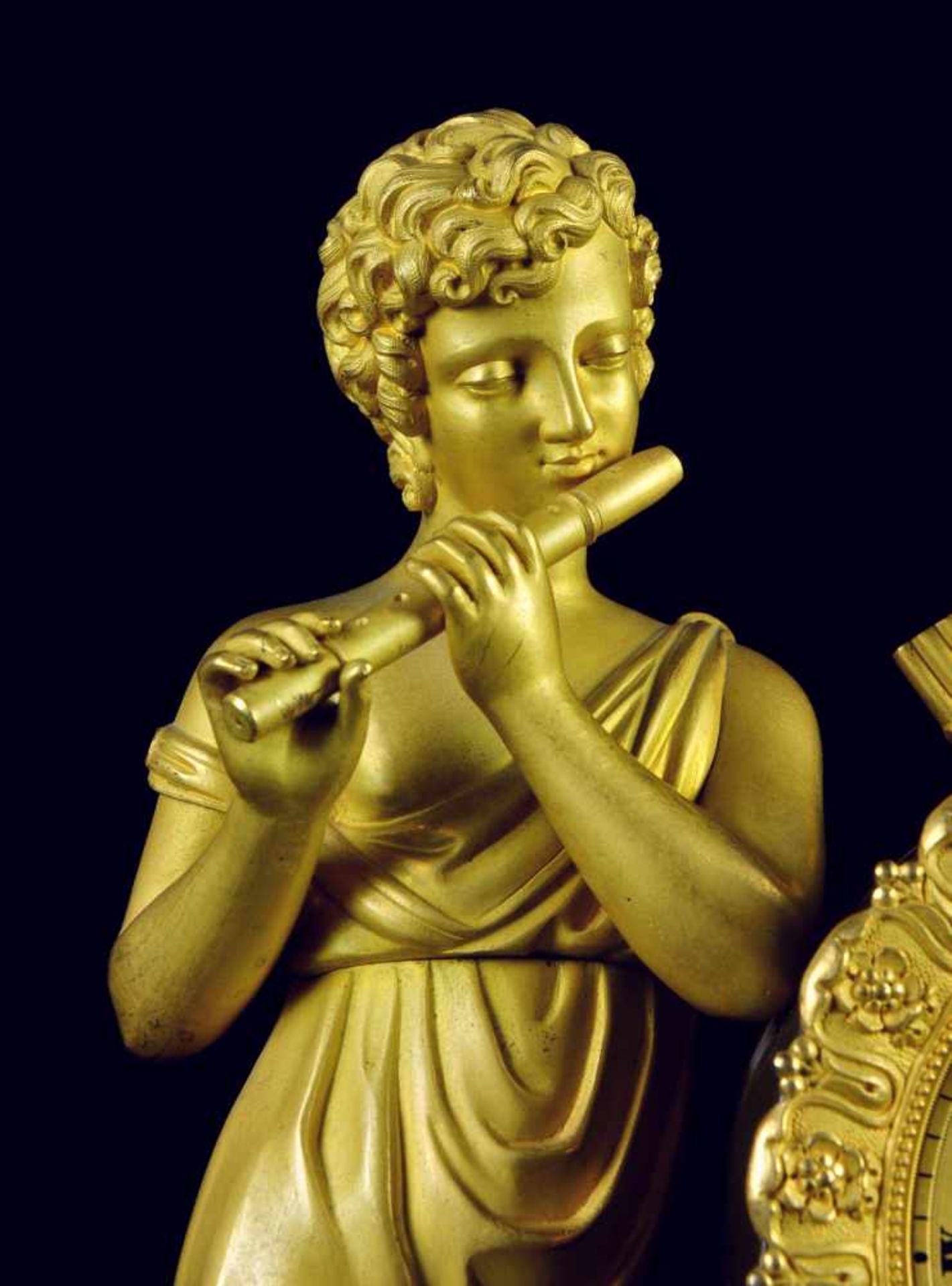 A GILT AND PATINATED BRONZE FIGURAL CLOCK, EMPIRE / RESTORATION PERIOD, FRANCE 1820-1825Origin: - Bild 8 aus 11