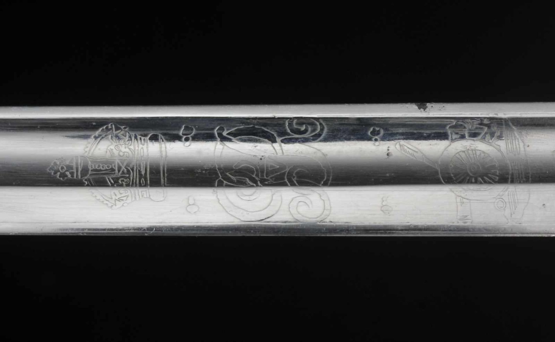 A BRITISH ROYAL ARTILLERY OFFICER’S SWORD WITH ETCHED BLADE, RETAILED BY ARMY & NAVY COOPERATIVE - Bild 8 aus 18