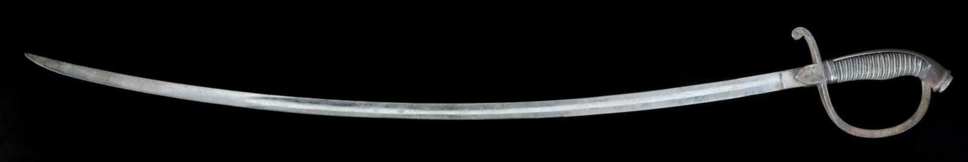 A GERMAN CAVALRY OFFICER’S SABER WIT ETCHED BLADE IN TREUE FEST . Origin: Germany, probably Bavaria, - Bild 3 aus 5