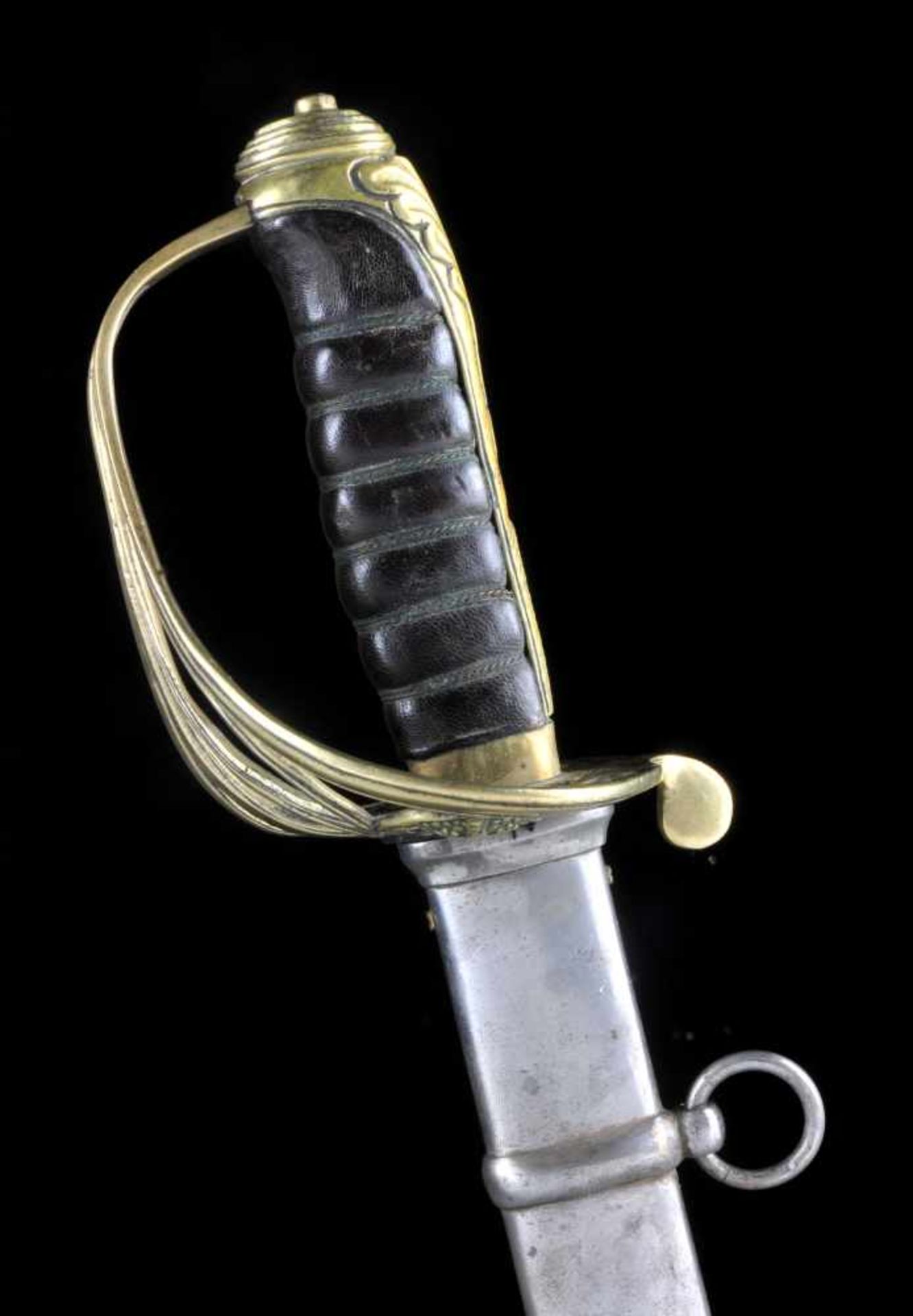 A BRITISH 1845 PATTERN INFANTRY OFFICER’S SWORD WITH ETCHED BLADE, VICTORIAN PERIOD. Origin:
