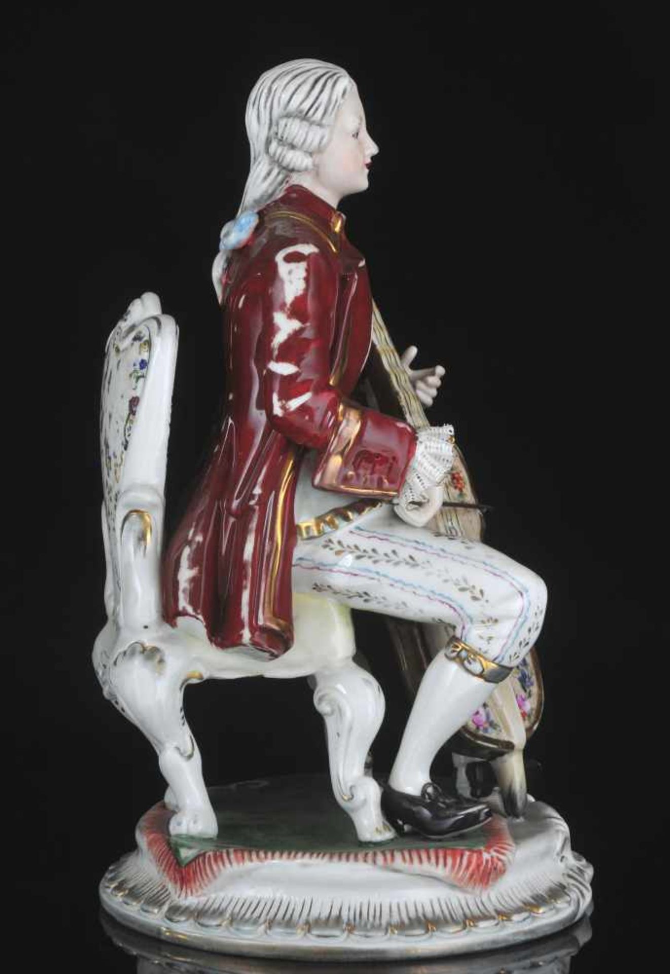 A PORCELAIN FIGURE - CELLIST, GERMANY LATE 19TH / EARLY 20TH CENTURYOrigin: Germany, late 19th to - Bild 4 aus 10