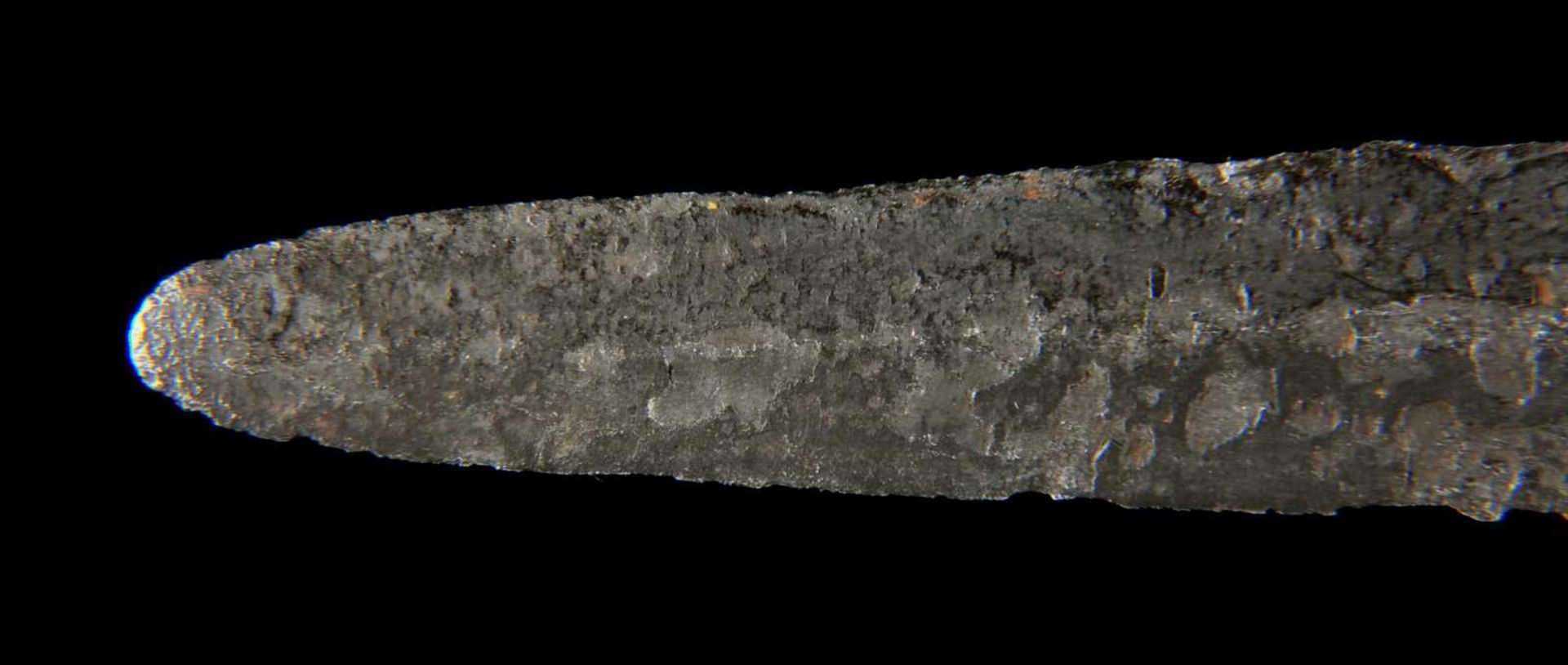 A LONG CELTIC SPEAR HEAD, 3RD – 2ND CENTURY B.C.Origin: Celtic area of Europe, 3rd – 2nd century B. - Bild 11 aus 11