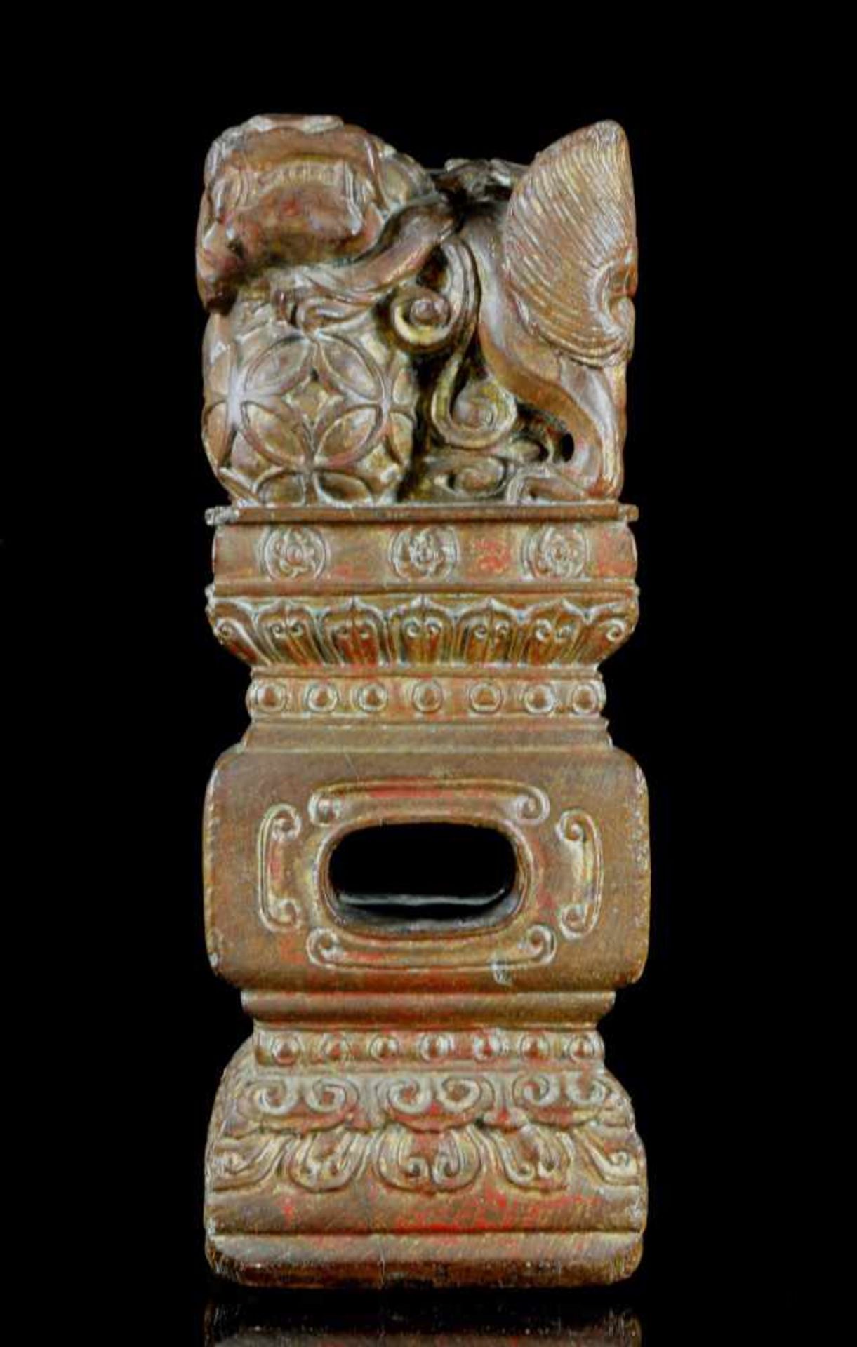 A CHINESE GILT WOOD SCULPTURE OF FOO DOGS. LATE MING DYNASTY. CHINA, 16-17TH CENTURYOrigin: China, - Bild 14 aus 19