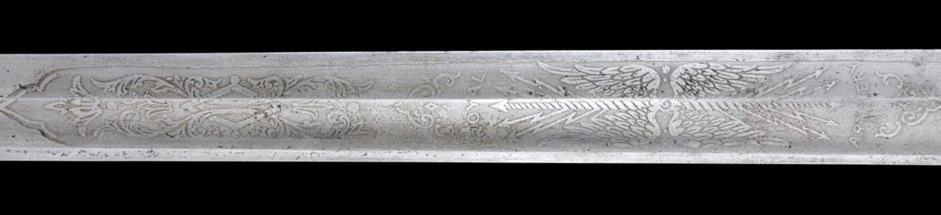A BRITISH ROYAL ARTILLERY PERSONALIZED OFFICER’S SWORD WITH ETCHED BLADE, GEORGE V PERIOD. Origin: - Bild 9 aus 20